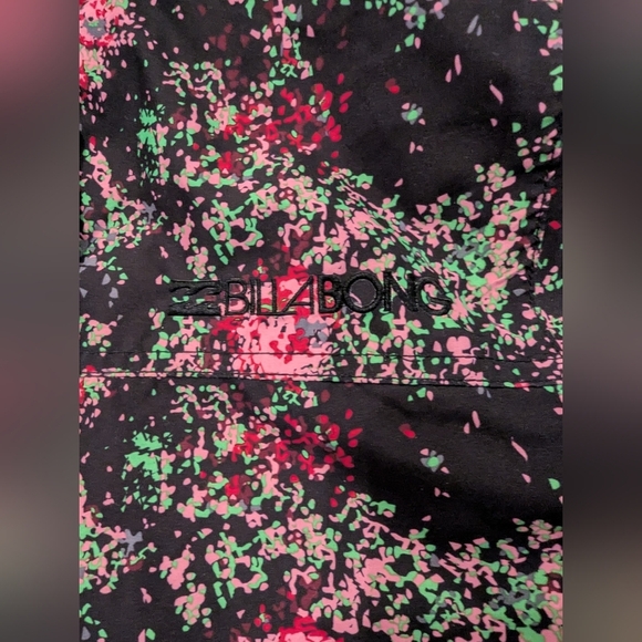 Billabong Winter Snowboard Jacket Black Pixelated Floral Women's Sz S - Picture 3 of 8